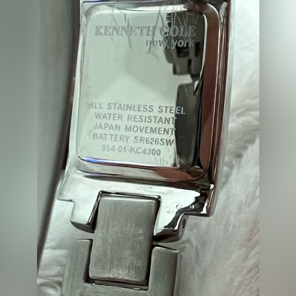 NWT Authentic Vintage Kenneth Cole 2-Tone Stainless Steel Bracelet Watch KC4300 - Picture 9 of 15